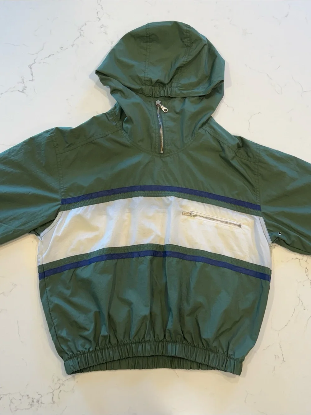 GAP this windbreaker